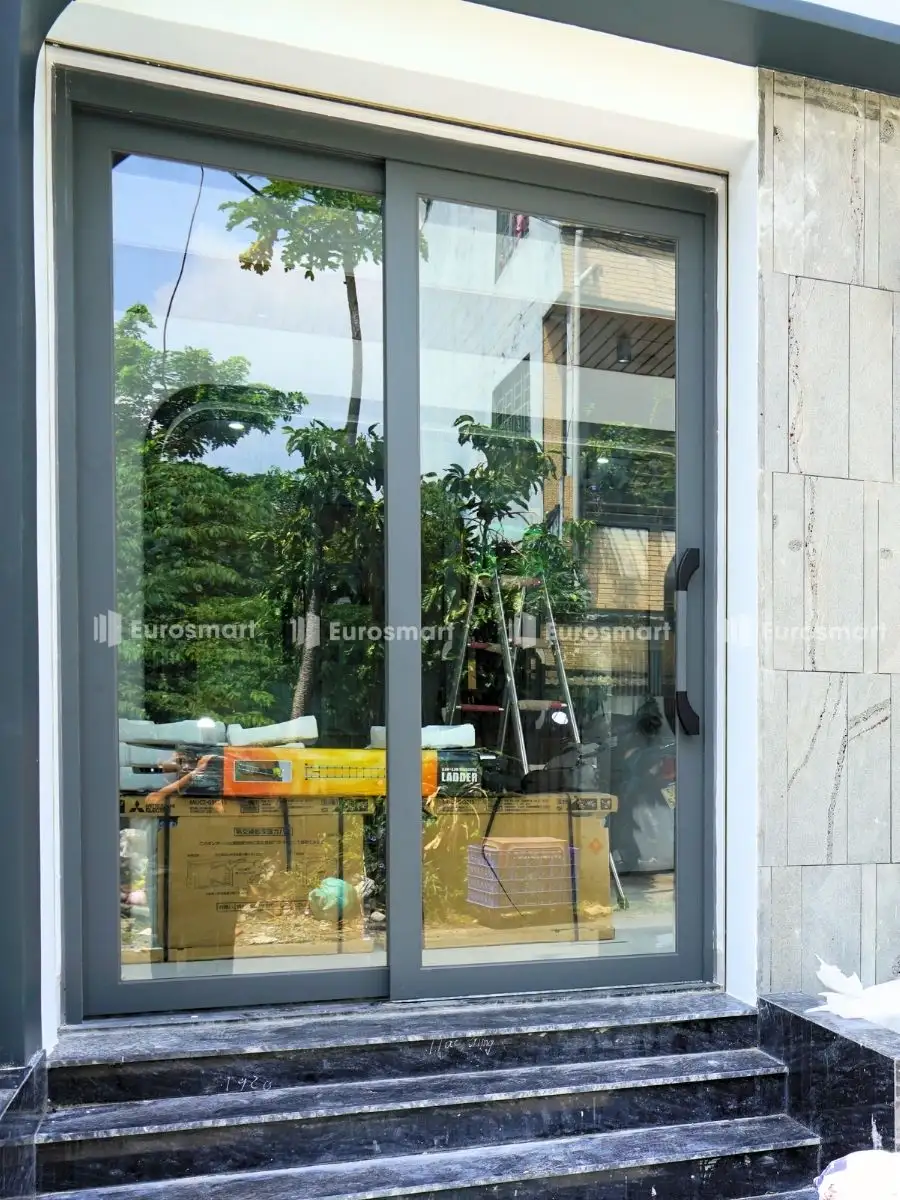 Cửa trượt quay 2 cánh màu ghi xám 4